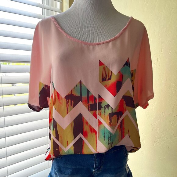 Buckle Day Trip Geometric Print Top in Peach ~ Womens Large - Picture 1 of 6